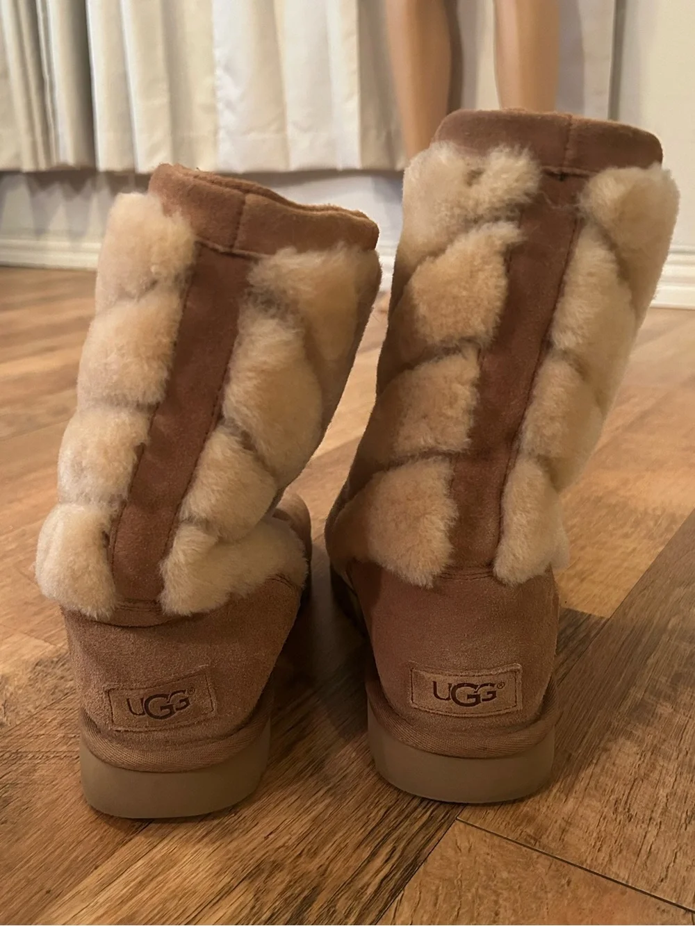 UGG please notice